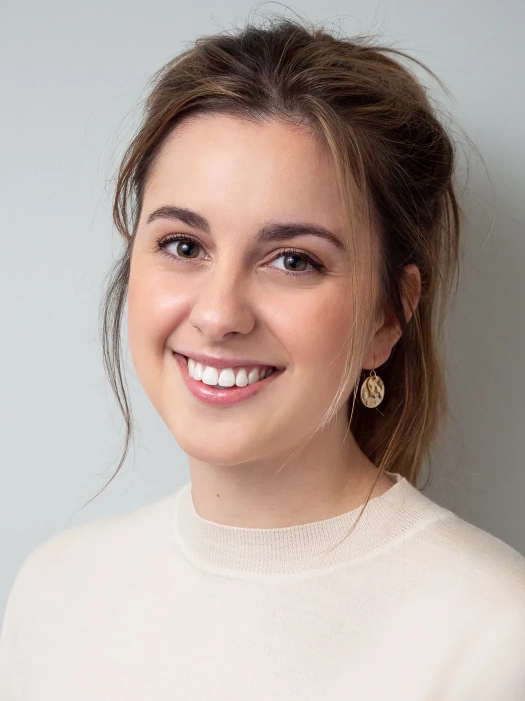 Sanne, Orthodontic assistant